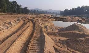 बोकारो: दामोदर घाट से धड़ल्ले से हो रही बालू की लूट, प्रशासन नहीं कर रहा कोई कार्रवाई