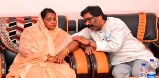 डुमरी उपचुनाव: I.N.D.I.A का प्रत्याशी तय, NDA अपने उम्मीदवार के लिए कर रही मंथन