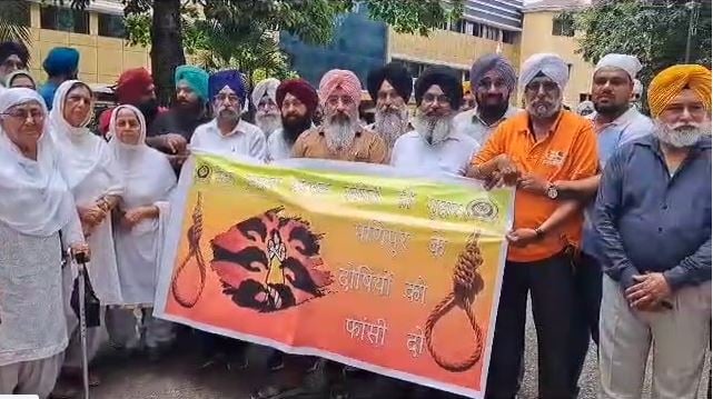 जमशेदपुर : सेंट्रल गुरूद्वारा कमेटी ने मणिपुर हिंसा का किया विरोध, उपायुक्त को सौंपा मांग पत्र