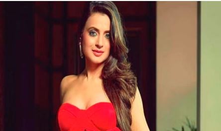 चेक बाउंस केस : रांची सिविल कोर्ट ने गदर गर्ल अमिषा पटेल पर लगाया 500 रुपये का जुर्माना