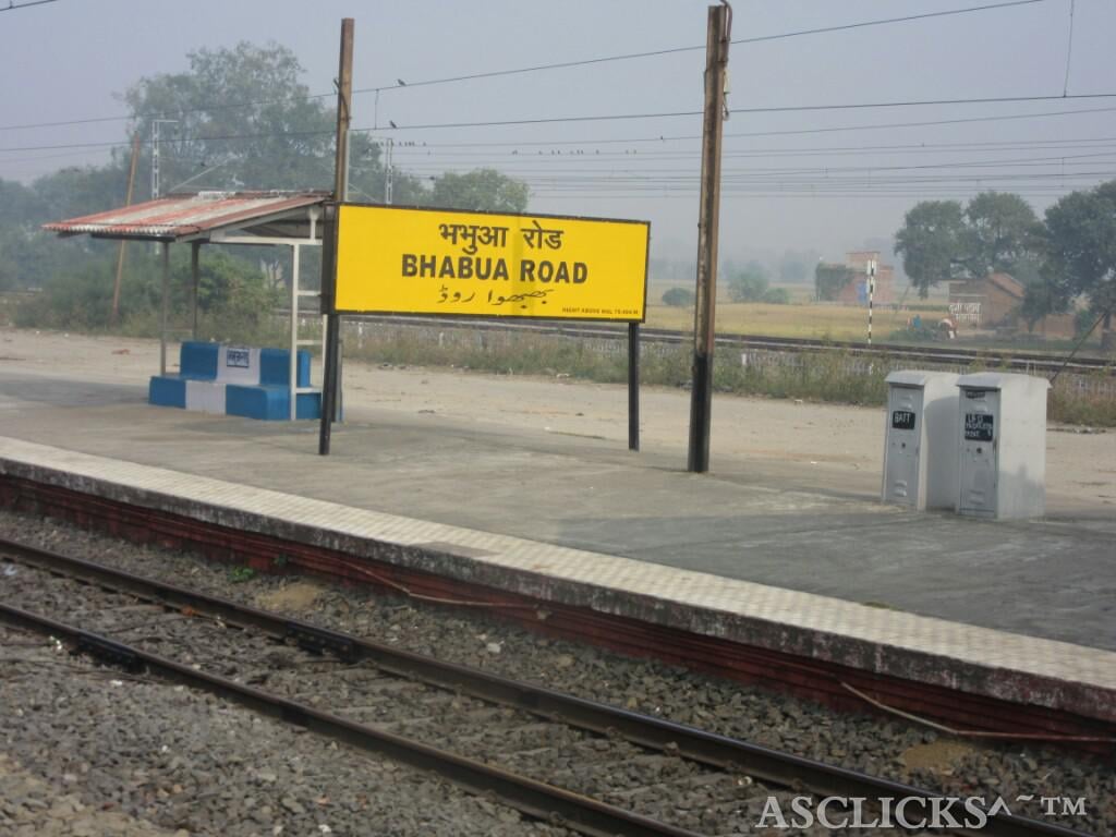 भभुआ में रेड सिग्नल क्रॉस कर गई जम्मूतवी एक्सप्रेस, गार्ड ने लगाया इमरजेंसी ब्रेक, बड़ा हादसा टला