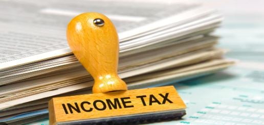 इनकम टैक्स रिटर्न भरने के लिए कुछ घंटे ही बचा हैं शेष, जल्दी भर ले नहीं तो देना होगा फाइन