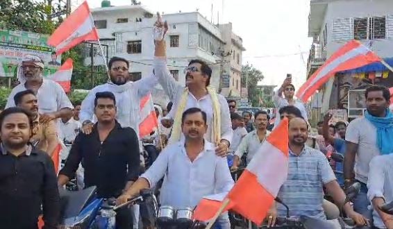 एम्स की मांग को लेकर सहरसा बंद कराने सड़क पर उतरे आनंद मोहन, इन पार्टियों का भी मिला साथ