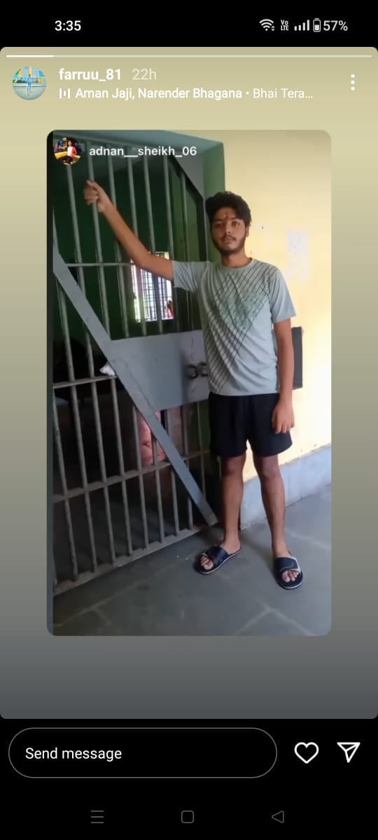 झारखंड के जेलों में छापेमारी में कुछ नहीं मिलता लेकिन फोटो हो जाते वायरल