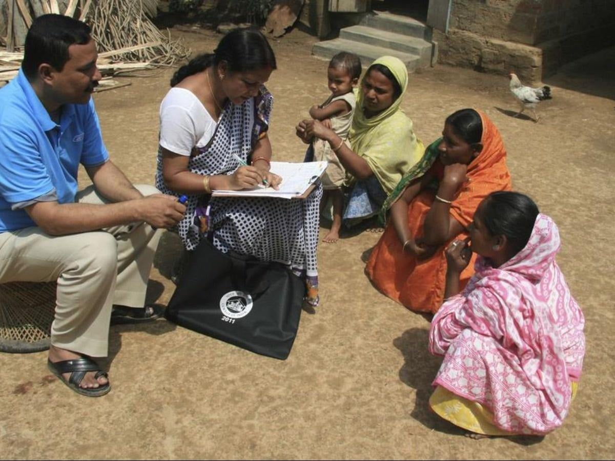 लपेटे में गुरुजी!  शिक्षकों की गुहार, हुजूर हमें पढ़ाने दीजिए ना, जाति गिनने का काम किसी और से करवा लीजिए