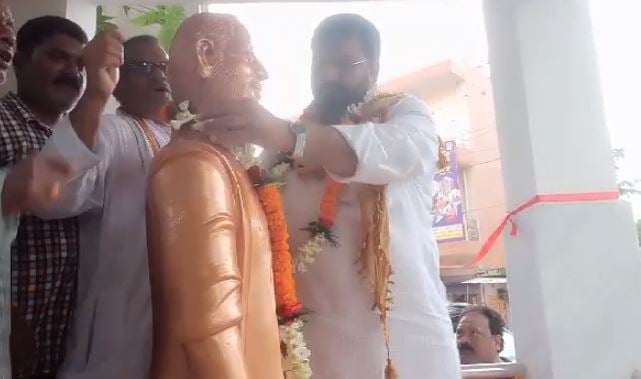 झारखंड आंदोलनकारी निर्मल महतो का शहादत दिवस आज, मंत्री हाफिजुल हसन ने इनकी प्रतिमा का किया अनावरण