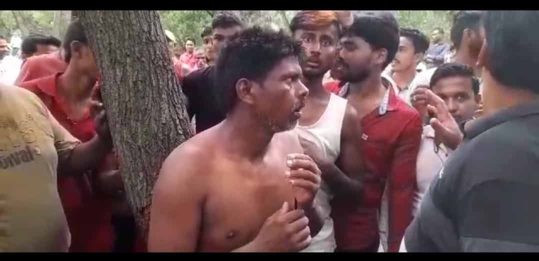 धनबाद की टुंडी में अपराधियों की शिकस्त -हेलमेट की मार से बैकफुट पर आए लुटेरे