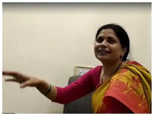 फ्लाइंग किस विवाद मणिपुर हिंसा से ध्यान भटकाने की साजिश का हिस्सा, देखिये कैसे कांग्रेसी विधायक नीतू सिंह ने स्मृति ईरानी को दिलाई उम्र की याद