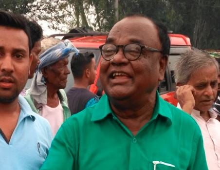 जानिए झारखंड के जेएमएम विधायक को, जो अपनी सुरक्षा के लिए तीर-धनुष वाला बॉडी गार्ड रखते हैं.