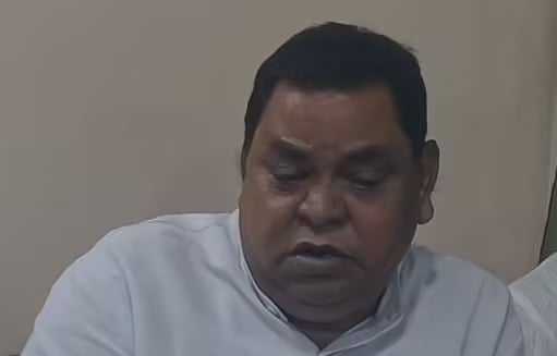 हेमंत सोरेन लीडर जबकि सुदेश महतो डीलर, देखिये डुमरी उपचुनाव के पहले कैसे कद्दावर कुर्मी नेता ने छोड़ा आजसू का साथ