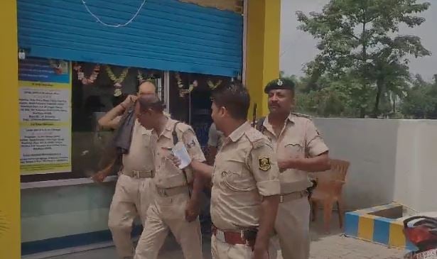 हथियार के दम पर सीएसपी कर्मी से लूट, 1 लाख 11 हजार लेकर फरार हुए अपराधी