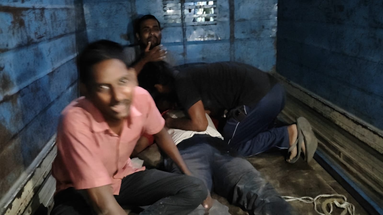 अपराधियों का तांडव! मामूली विवाद में दबंगों ने की गोलीबारी,  3 को लगी गोली, एक की मौत