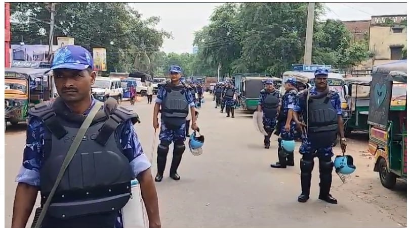 रैपिड एक्शन फोर्स की बटालियन पहुंची गिरिडीह, शहर में फ्लैग मार्च के साथ लोगों से किया संवाद