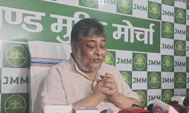 केंद्र में गुजरात से जुड़े अधिकारी कर रहे काम, रेल,गृह और वित्त विभाग में बड़े घोटाले: सुप्रियो भट्टाचार्य