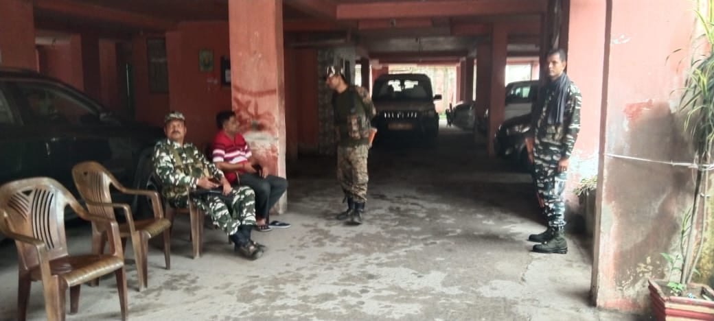 ED रेड: शराब  घोटाला मामले में धनबाद के ग्रेवाल कॉलोनी में चल रही छापेमारी,कई नामी बेनामी धंधे का हो सकता खुलासा