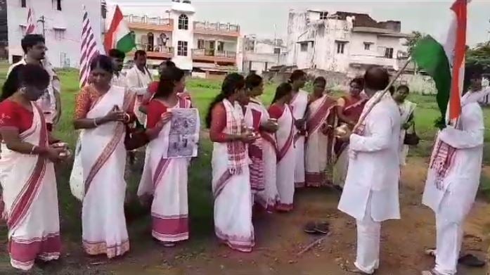 आदिवासी समाज के लोगों ने की चंद्रयान-3 की सफल लैंडिंग को लेकर पूजा, झारखंड के ये लोग इस मिशन में शामिल