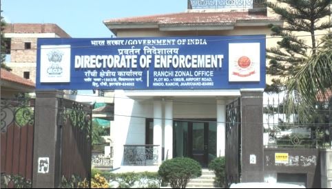 शराब घोटाला: योगेंद्र तिवारी के ठिकाने पर ED की दबिश दूसरे दिन भी जारी, कई दस्तावेज लगे हाथ