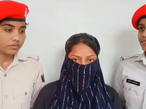 बाइक पर बैठकर बेखौफ हथियार लहराने वाली हसीना गिरफ्तार, गुनाह किया कबूल, कहा- “गलती हो गयी’’