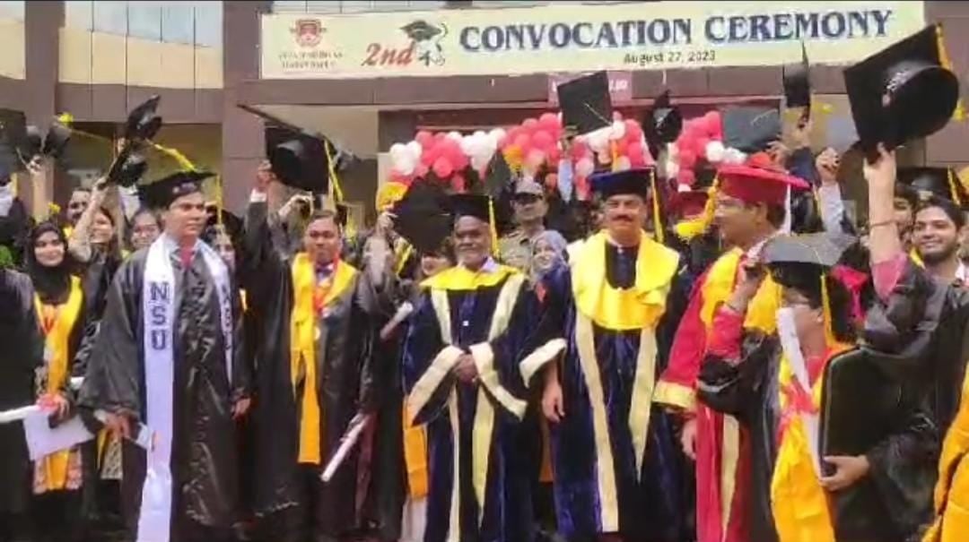 नेताजी सुभाष यूनिवर्सिटी का दूसरा दीक्षांत समारोह, मंत्री चंपई सोरेन ने छात्रों को सर्टिफिकेट देकर किया सम्मानित, जानें बच्चों से क्या कहा