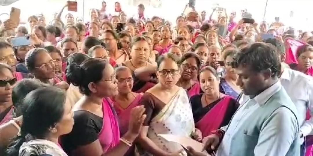 11 सूत्री मांगो को लेकर आंगनबाड़ी कर्मचारियों ने निकाली रैली, जानें कौन-कौन सी मांगे हैं शामिल