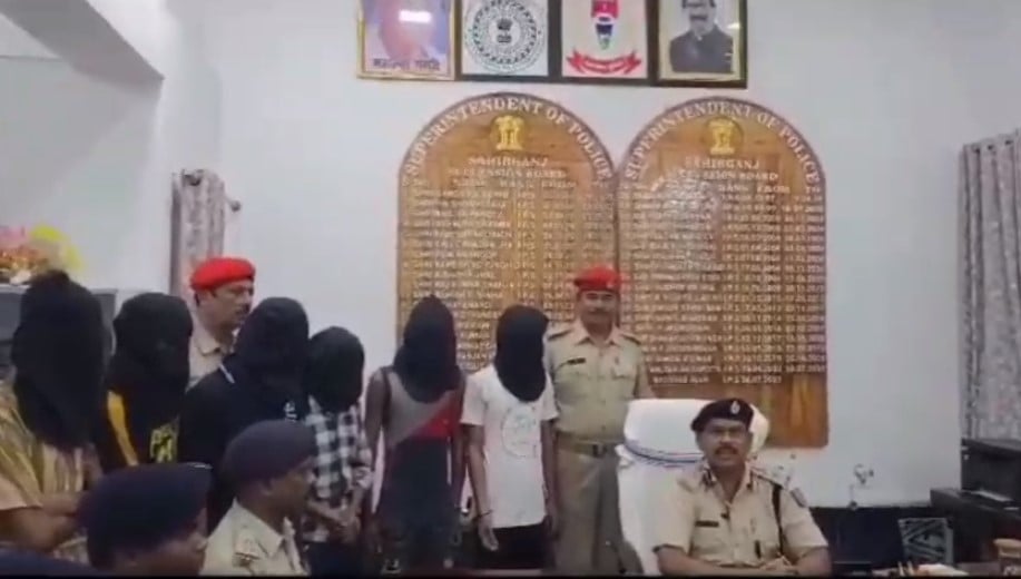 साहिबगंज में नशे के सौदागर सक्रिय, ब्राउन शुगर के साथ छह युवक गिरफ्तार