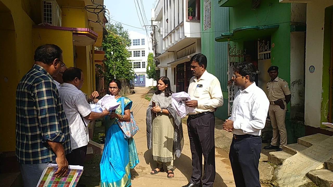2024 चुनाव की तैयारी में जुटा निर्वाचन आयोग और प्रशासन, जानें क्यों अचानक दुमका पहुंचे निर्वाचन अधिकारी