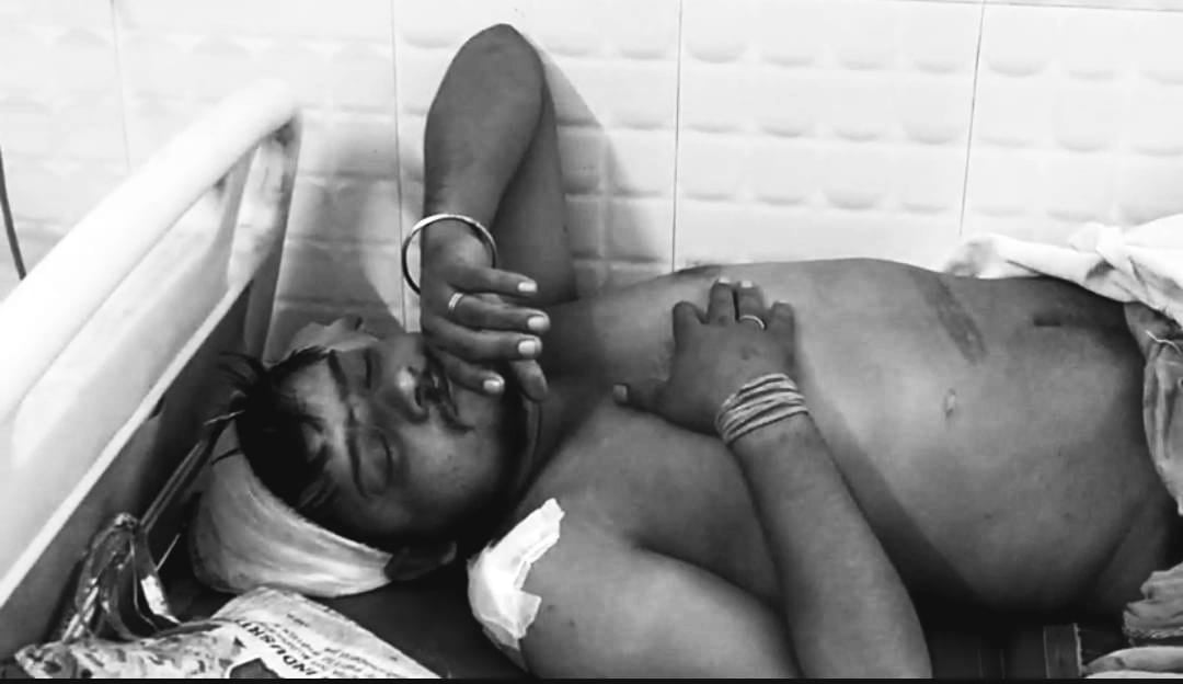 ग्रामीणों ने पोल से बांधकर युवक की जमकर की पिटाई, वीडियो वायरल, जानें क्या है मामला