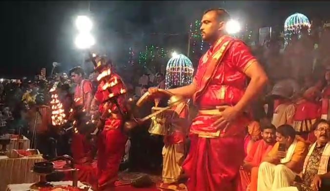 श्रावणी मेला के समापन पर पूर्व संध्या भव्य आरती का आयोजन, वाराणसी जैसा दिखा नजारा