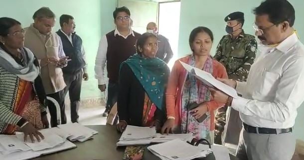 मतदाता सूची के प्रकाशन को लेकर बुथ स्तर पर पुनरीक्षण का कार्य शुरू