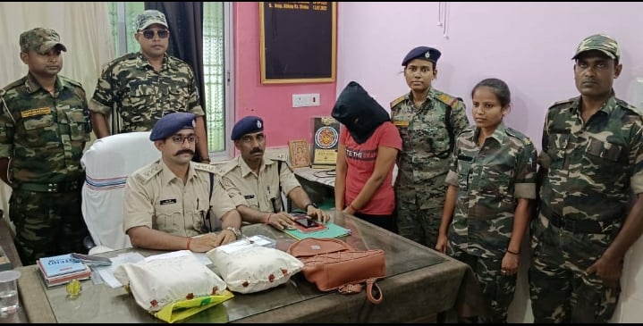 पुलिस के हत्थे चढ़ी शातिर महिला, गांजा की करती है सप्लाई, जानें कैसे पुलिस को हुआ शक
