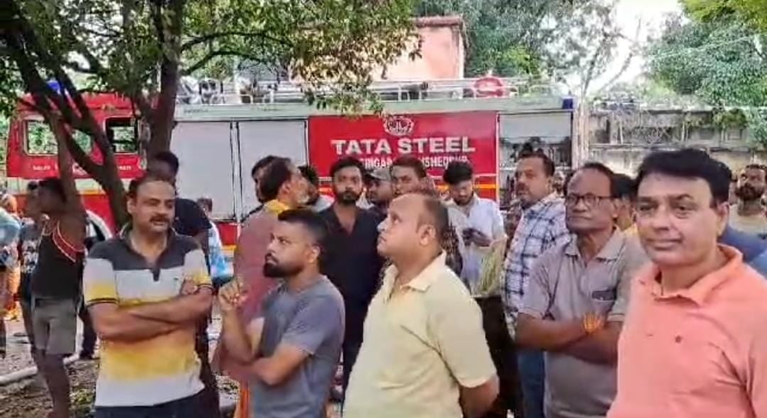 जमशेदपुर आग अपडेट: आग की चपेट में आकर एक महिला की मौत, कई घायल, जानें मामले पर एसडीओ ने क्या कहा