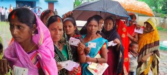 डुमरी उपचुनाव में किसे मिलेगी जीत, दोनों दलों के नेताओं के अपने-अपने दावे और गणित