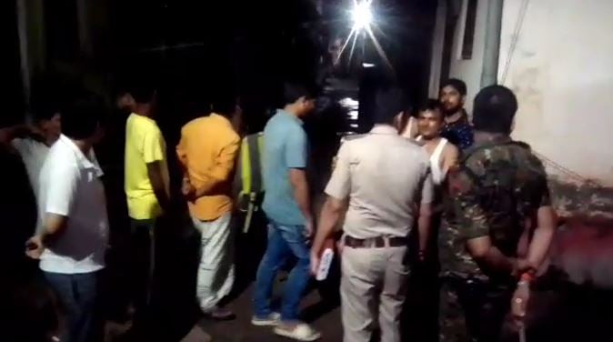 वार्ड पार्षद प्रतिनिधि के घर के समीप ताबतोड़ फ़ायरिंग, इलाके में फैली दहशत, सीसीटीवी फुटेज खंगाल रही पुलिस
