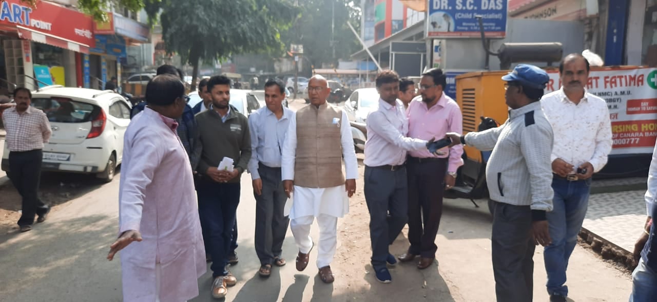 जमशेदपुर के गोलमुरी बाजार, में विधायक ने किया भ्रमण, दुकानदारों की समस्या से हुए अवगत