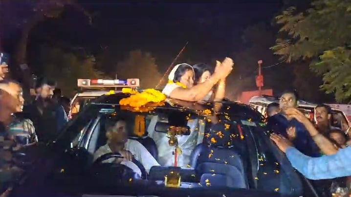 डुमरी विधानसभा उपचुनाव में बेबी देवी ने मुख्यमंत्री की रखी लाज, भारी बहुमत से जीत दर्ज कर दी सौगात