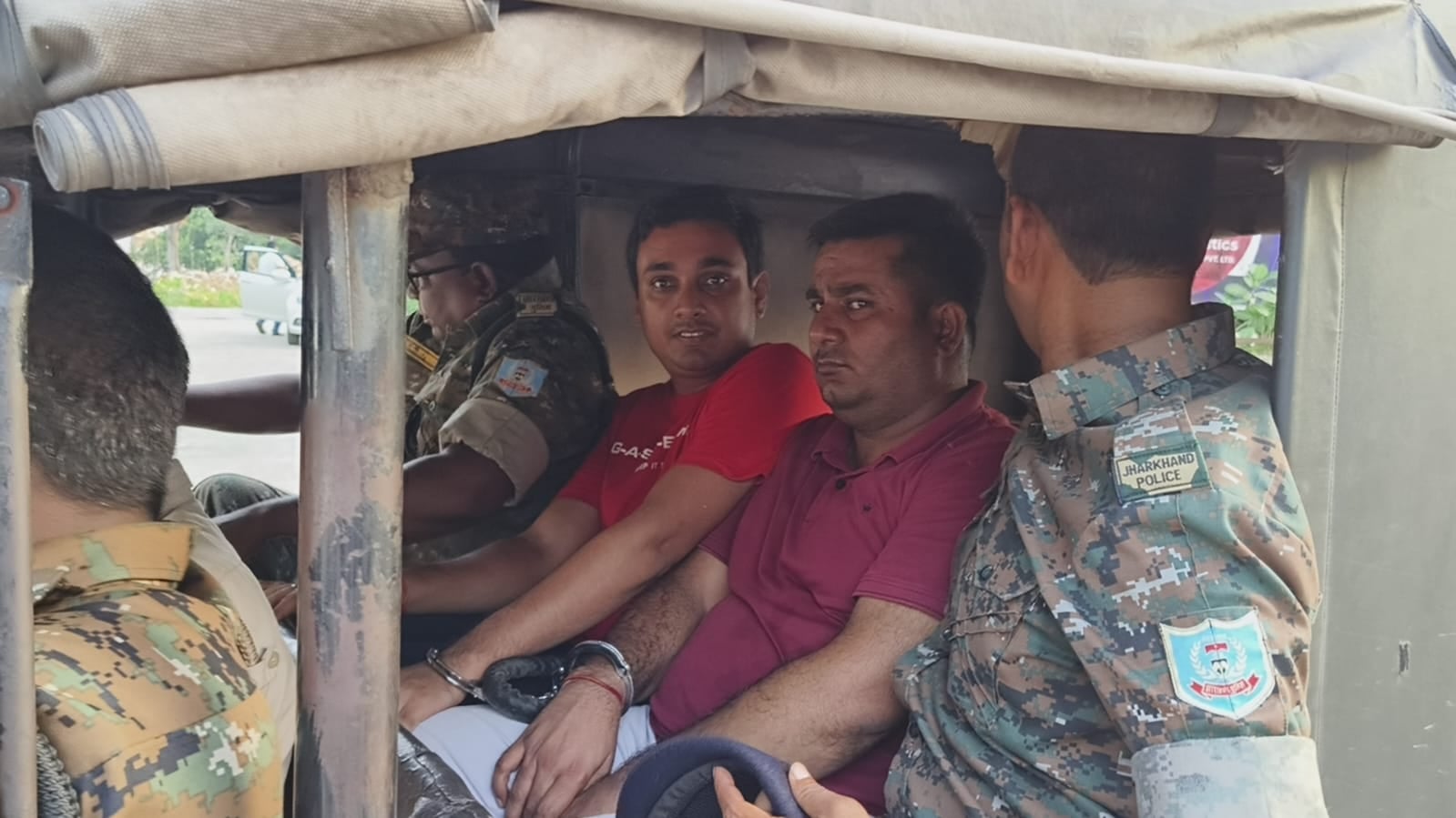 धनबाद: मर्डर केस में "माफिया यूथ विंग" के दो आरोपी भेजे गए जेल,ताबड़तोड़ छापेमारी में जानिए पुलिस को क्या मिला