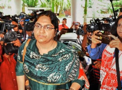 निलंबित आईएएस पूजा सिंघल से बगैर अनुमति मिलते हैं लोग, सदर डीएसपी को मिली जांच की जिम्मेदारी