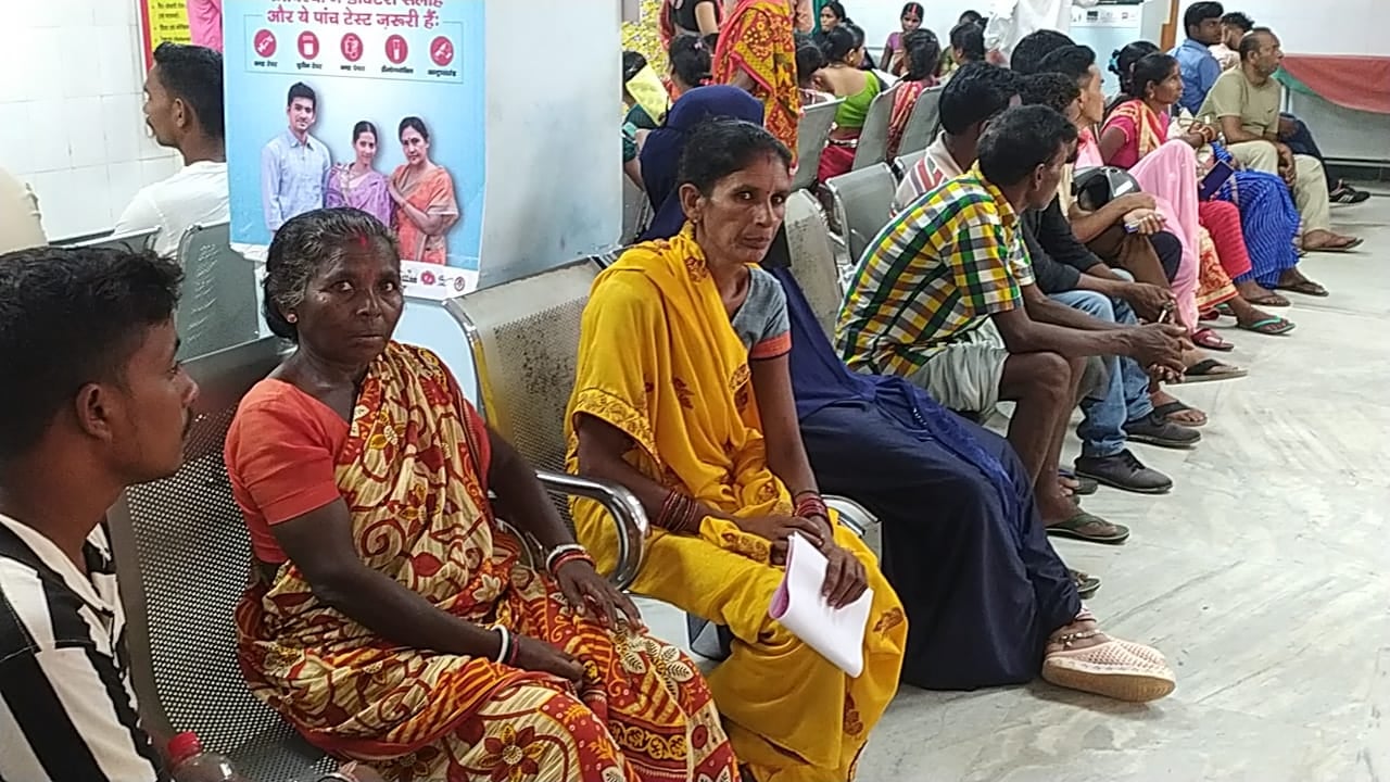 पल-पल बदलता मौसम कर रहा बीमार, दुमका के अस्पतालों में बढ़ी मरीजों की संख्या, जानें क्या है डॉक्टर की सलाह