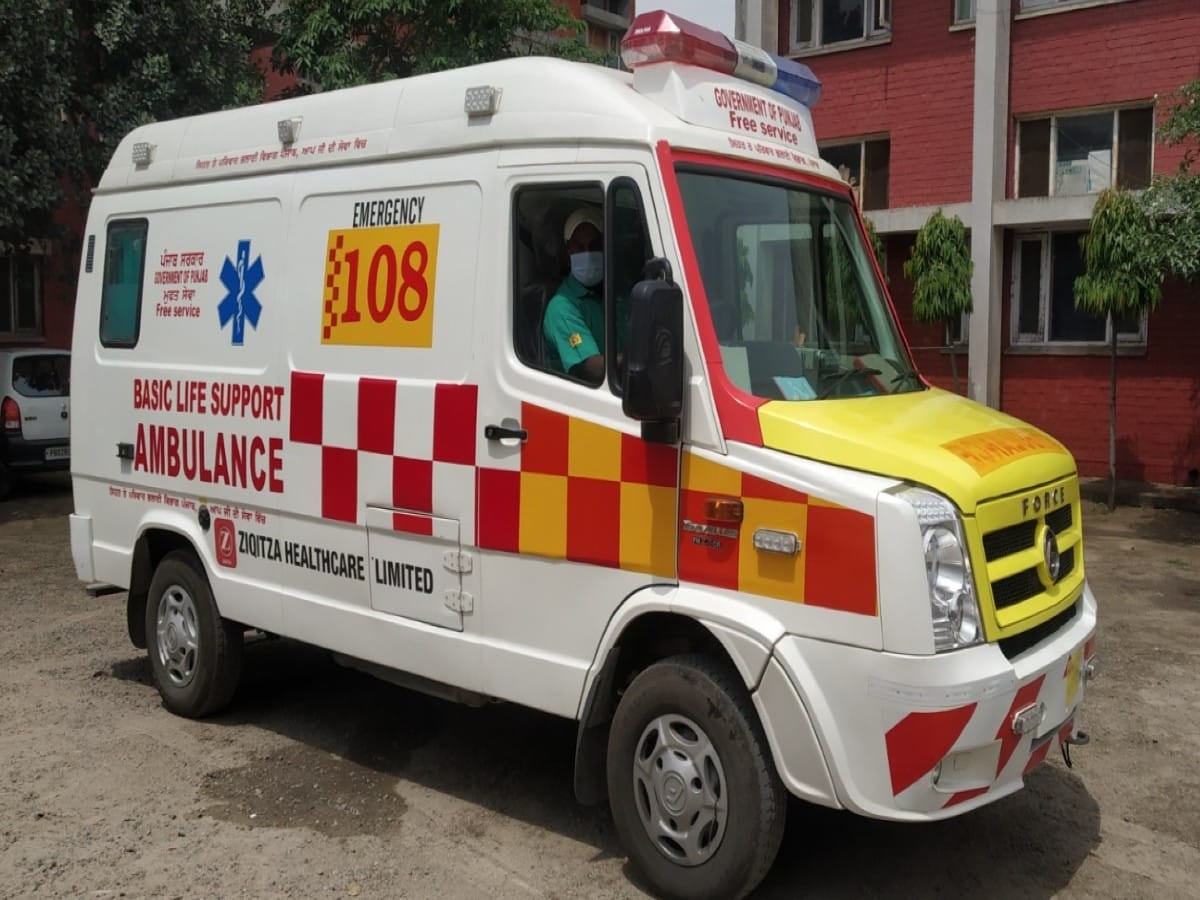 धनबाद: पति के सामने 108 एंबुलेंस में तड़प तड़प कर मर गई पत्नी,पढ़िए क्या थी वजह