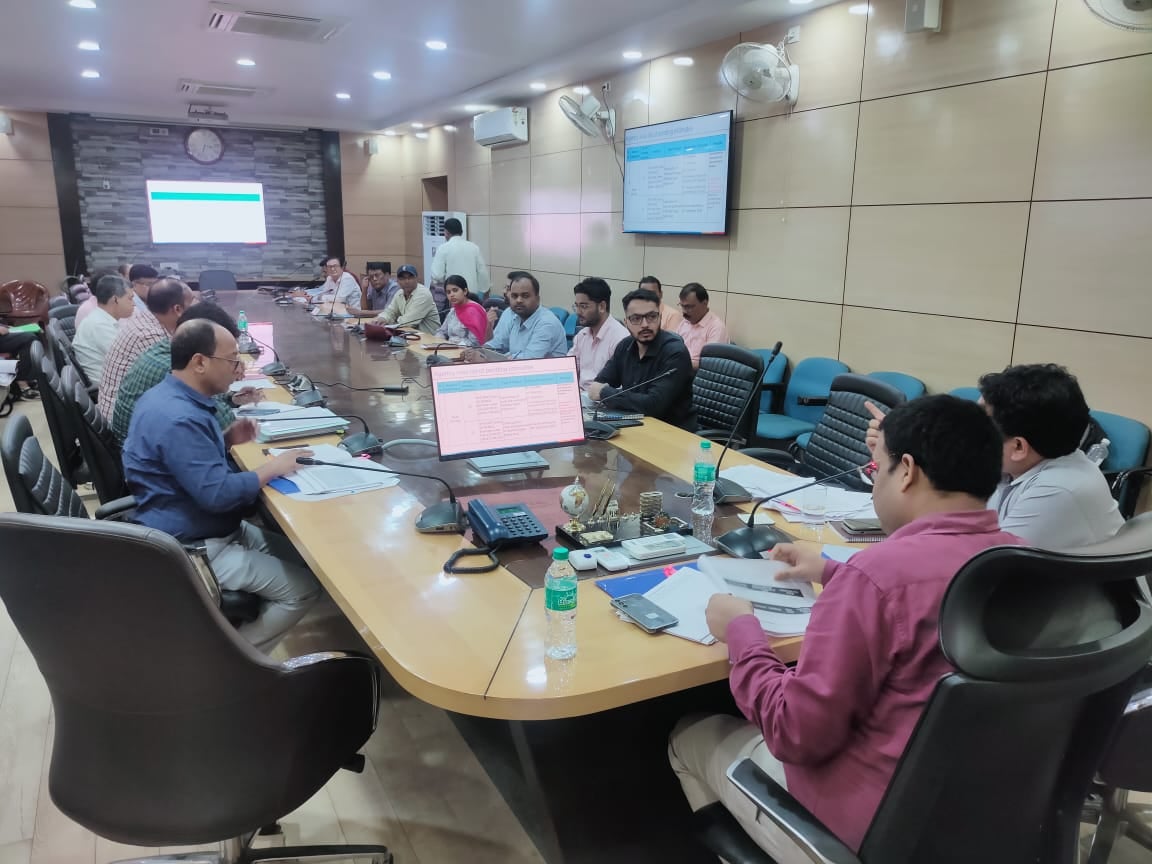 डीएमएफटी की समीक्षा बैठक में डीसी ने कहा -काम ऐसा हो कि जनता को परेशानी न हो