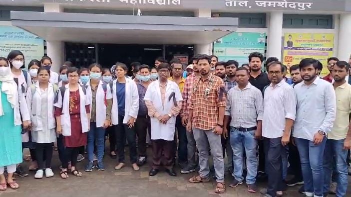 तीसरे दिन हड़ताल पर एमडीएम के डॉक्टर, OPD बंद होने से लौटे कई मरीज,  मेडिकल प्रोटेक्शन एक्ट लागू करने की मांग