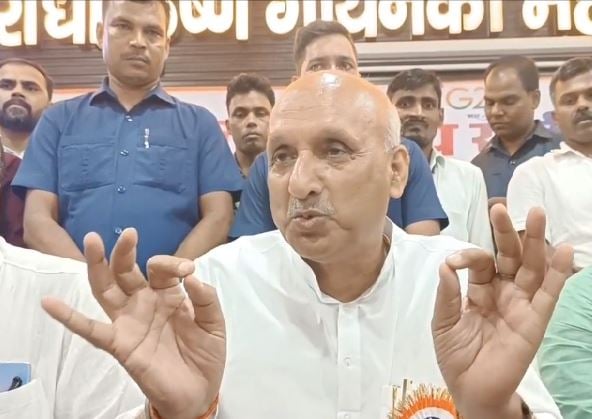 सीतामढ़ी: शिक्षा मंत्री को बीजेपी ने दिखाए काले झंडे, रामचरितमानस को पोटेशियम साइनाइड बताने पर भड़की पार्टी