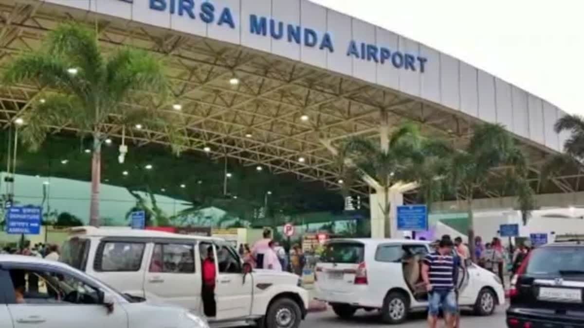 रांची एयरपोर्ट में बेंगलुरु जा रहे यात्री के बैग से मिला कारतूस, पुलिस कर रही पूछताछ