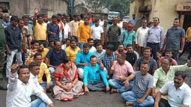 बस्ताकोला मैनेजमेंट को चेतावनी, सड़क ठीक नहीं हुई तो नहीं चलने देंगे वाहन