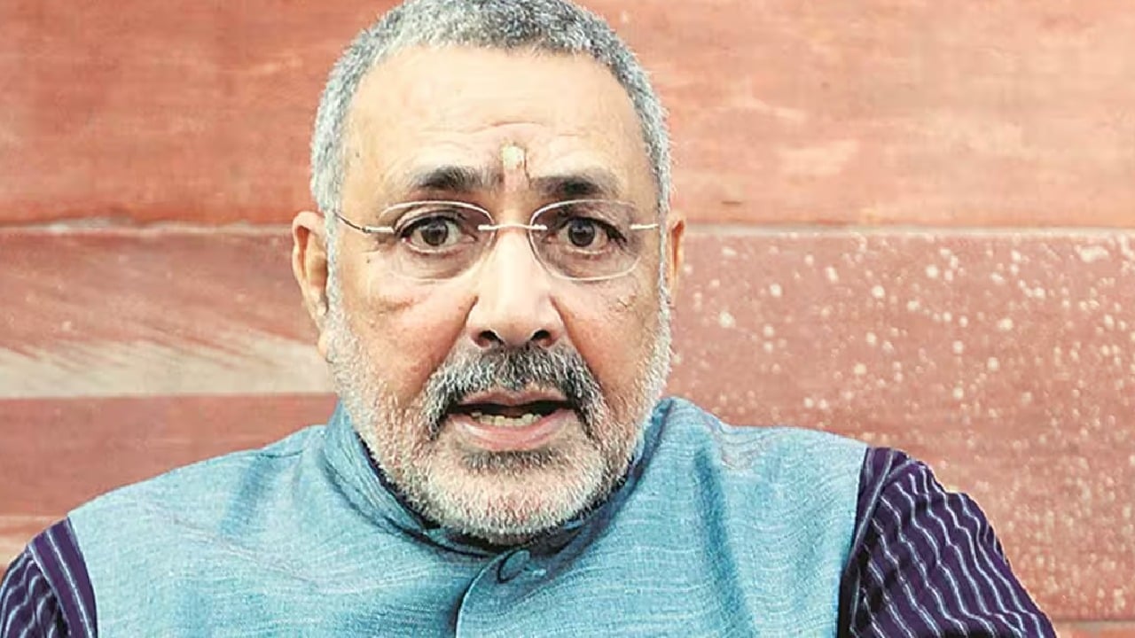 बेगूसराय में खंडित शिवलिंग पर भड़के गिरिराज सिंह, कहा- पुलिस सिर्फ हिंदुओं को कर रही टारगेट