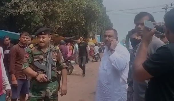 वाह मंत्री हो तो ऐसा! सड़क पर घायल को देख रोका काफिला, खुद पहुंचाया अस्पताल