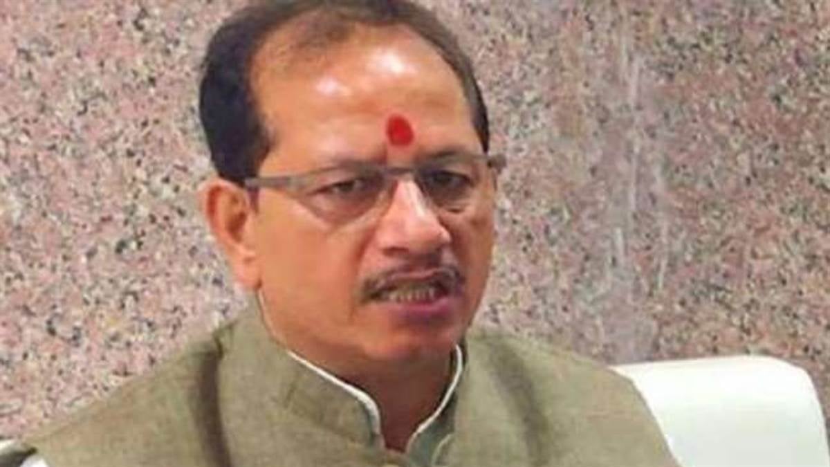 अब्दुल बारी सिद्दीकी के बॉब कट और लिपस्टिक वाले बयान पर बवाल, विजय सिंहा ने कहा-यह महिलाओं का अपमान