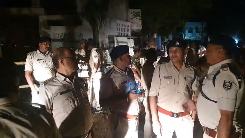 गोपालगंज :  महावीरी अखाड़ा जुलूस के दौरान दो गुटों में झड़प, आधा दर्जन से ज्यादा लोग जख्मी