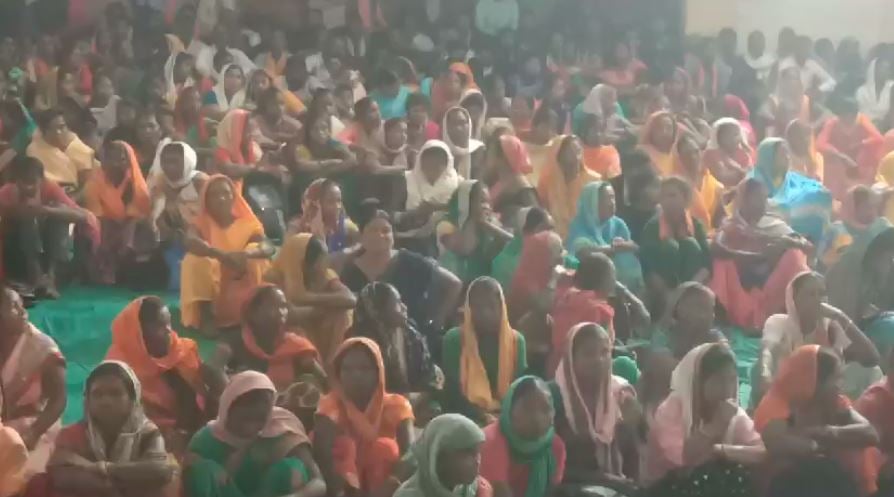 रौतिया समाज को एसटी में शामिल करने को लेकर जोरदार आंदोलन, हजारों की संख्या में जिला मुख्यालय पहुंचे लोग