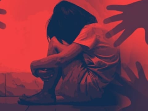 मौलाना या शैतान! फूल सी मासूम बच्ची के साथ अश्लील हरकत करने का आरोप, मौलाना फरार